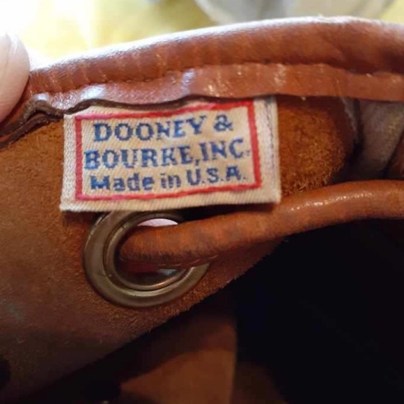 Dooney and Bourke purse with matching Id holder - Picture 3 of 4